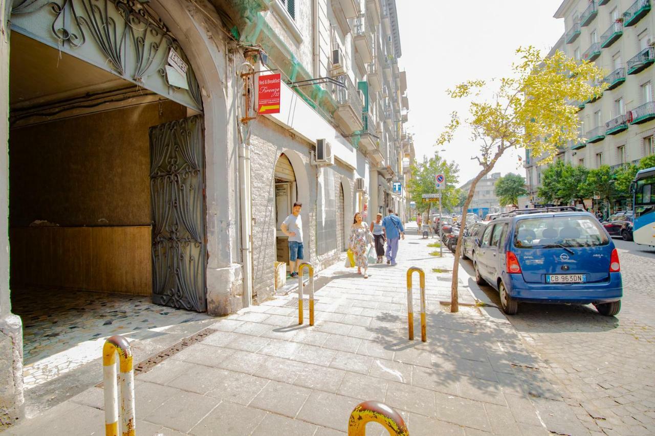 Sky-terrace In Central Station, 3 Bedrooms * Naples